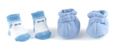 Niebieskie buty i skarpetki dla lalek do 46 cm. Wydawca: Dolls World. SmakLiter.pl Opakowanie Niebieskie buty i skarpetki dla lalek do 46 cm