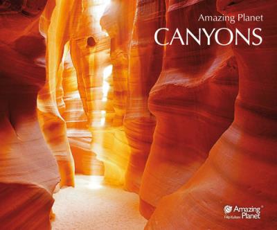 Kaniony - 5 fotografii w passe-partout. Autor:   Praca zbiorowa. SmakLiter.pl Okładka książki Kaniony - 5 fotografii w passe-partout