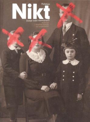 Państwo Nikt. Dzieje ludzi nieważnych. Wydawca: Manufaktura Legenda / W Moich Oczach. SmakLiter.pl Opakowanie Państwo Nikt. Dzieje ludzi nieważnych