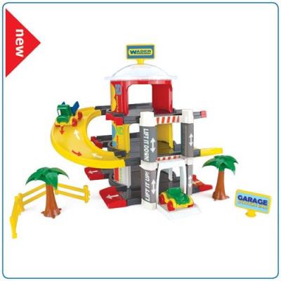 Garaż z windą 3 poziomy. Autor: WADER. SmakLiter.pl Okładka książki Garaż z windą 3 poziomy