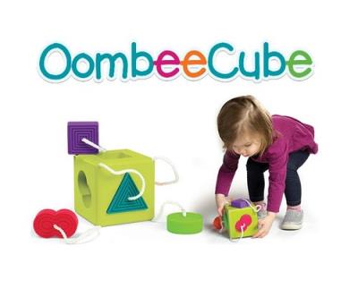 Sorter Kostka Oombee Cube. Wydawca: Fat brain toys Co. SmakLiter.pl Opakowanie Sorter Kostka Oombee Cube