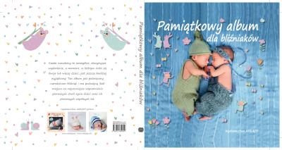 Pamiątkowy album dla bliźniaków. Autor: Katarzyna Róża Nowak-Komar. SmakLiter.pl Okładka książki Pamiątkowy album dla bliźniaków