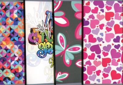 Opakowanie Zeszyt A5 No Name w kratkę 32 kartki mix wzorów 20 sztuk