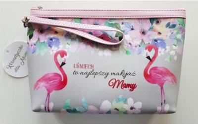 Kosmetyczka, Uśmiech to najlepszy makijaż Mamy, Flaming. Wydawca: Jawi. SmakLiter.pl Opakowanie Kosmetyczka, Uśmiech to najlepszy makijaż Mamy, Flaming