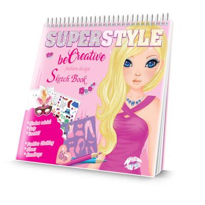 Okładka książki Malowanka kreatywna modna odzież, buty, torebki