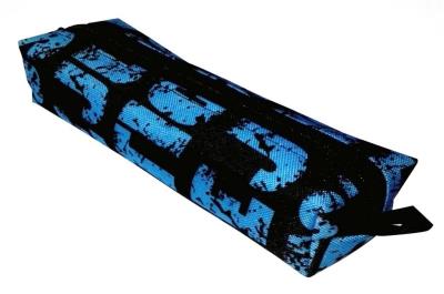 Piórnik PA 480 Litery. Wydawca: MESIO.PL. SmakLiter.pl Opakowanie Piórnik PA 480 Litery