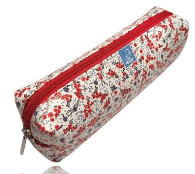 Opakowanie Piórnik prostokątny Kwiatki czerwone