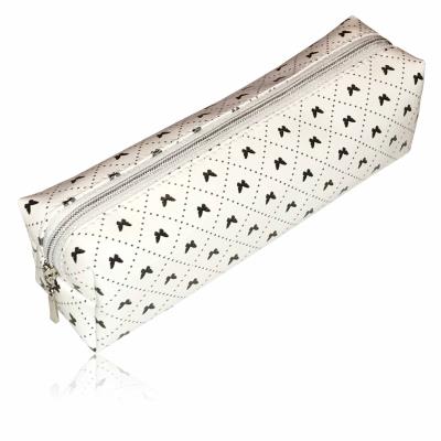 Okładka książki Piórnik prostokątny Mini motylki