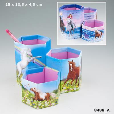 PIÓRNIK NA BIURKO MISS MELODY (ŁĄKA) 8488A. Wydawca: PLUS-Z. SmakLiter.pl Opakowanie PIÓRNIK NA BIURKO MISS MELODY (ŁĄKA) 8488A