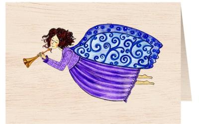 Karnet drewniany C6 + koperta Anioł z trąbką. Wydawca: Cozywood. SmakLiter.pl Opakowanie Karnet drewniany C6 + koperta Anioł z trąbką