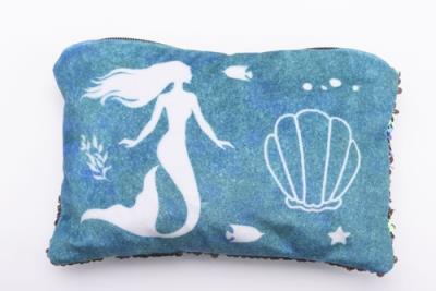 Kosmetyczka Syrenka cekiny. Wydawca: Jawi. SmakLiter.pl Opakowanie Kosmetyczka Syrenka cekiny