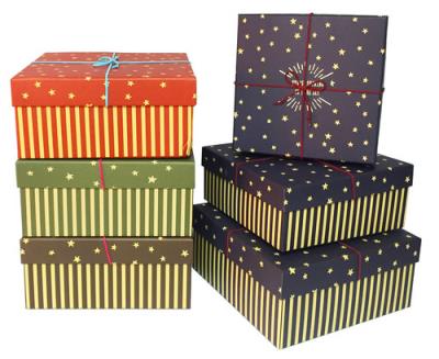 Opakowanie Zestaw pudełek - kwadrat  paski-gwiazdki 3 sztuki czerwony