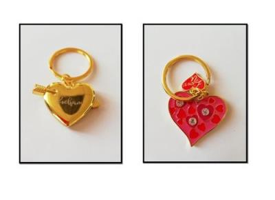 Brelok serce. Wydawca: Jawi. SmakLiter.pl Opakowanie Brelok serce