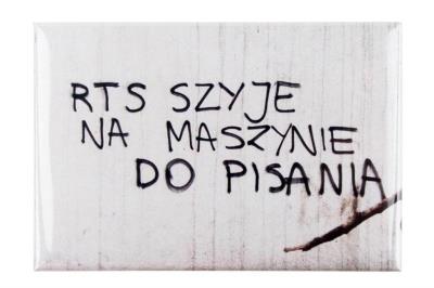 Opakowanie Magnes - Łódź RTS szyje na maszynie do pisania