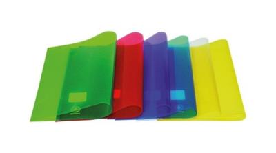 Okładka na zeszyty DONAU A5, czerwona. Wydawca: Donau. SmakLiter.pl Opakowanie Okładka na zeszyty DONAU A5, czerwona