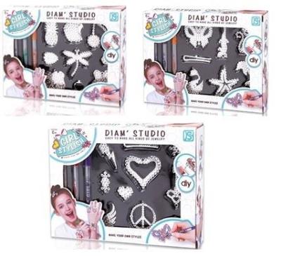 Biżuteria do malowania/dekorowania 3 wzory. Wydawca: Pierot Wydawnictwo. SmakLiter.pl Opakowanie Biżuteria do malowania/dekorowania 3 wzory