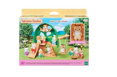 Sylvanian Families Przedszkolny domek na drzewie. Wydawca: Epoch. SmakLiter.pl Opakowanie Sylvanian Families Przedszkolny domek na drzewie
