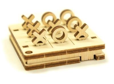 Opakowanie Drewniana gra podróżna 3D Kółko i krzyżyk