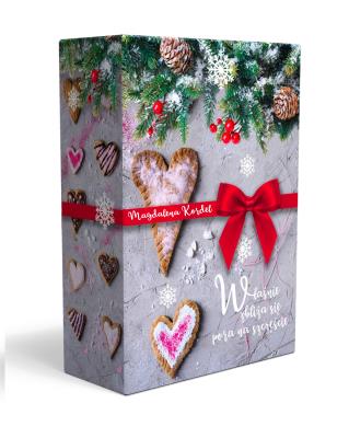 Serdeczny pakiet: Serce z piernika / Serce w skowronkach / Pejzaż z aniołem. Autor: Magdalena Kordel. SmakLiter.pl Okładka książki Serdeczny pakiet: Serce z piernika / Serce w skowronkach / Pejzaż z aniołem