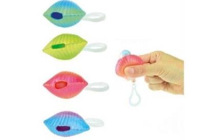 Squeeze me Wyciskana małża. Wydawca: ToiToys. SmakLiter.pl Opakowanie Squeeze me Wyciskana małża