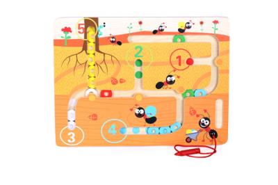 Opakowanie TOP BRIGHT drewniany labirynt z krążkami - mrowisko