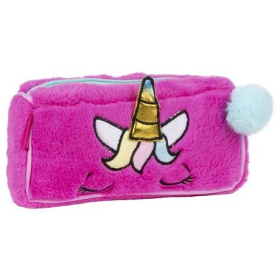 Piórnik pluszowy jednorożec. Wydawca: Derform. SmakLiter.pl Opakowanie Piórnik pluszowy jednorożec