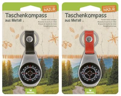 Breloczek - Kompas MIX. Wydawca: Moses. SmakLiter.pl Opakowanie Breloczek - Kompas MIX