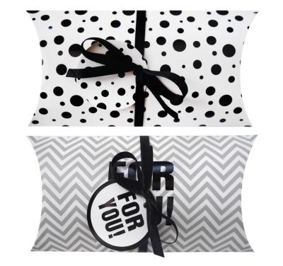 Opakowanie Pudełko na prezenty 22x10 biało-czarne 2szt