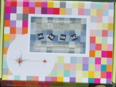 Sylaby inaczej cz.1. Autor: Cieszyńska Jagoda. SmakLiter.pl Okładka książki Sylaby inaczej cz.1