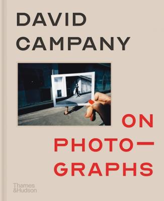 On Photographs. Autor: Campany David. SmakLiter.pl Okładka książki On Photographs