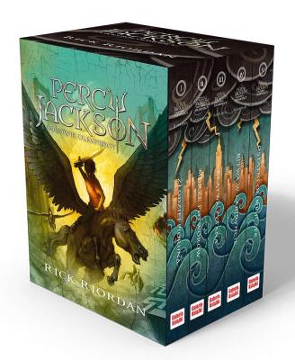 Pakiet Percy Jackson i bogowie olimpijscy wyd. 2021. Autor: Rick Riordan. SmakLiter.pl Okładka książki Pakiet Percy Jackson i bogowie olimpijscy wyd. 2021