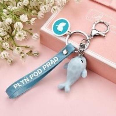 Brelok zwierzaczek - delfin. Wydawca: Jawi. SmakLiter.pl Opakowanie Brelok zwierzaczek - delfin