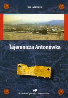 Tajemnicza Antonówka. Autor: Jan Lubieniecki. SmakLiter.pl Okładka książki Tajemnicza Antonówka