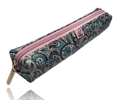 Piórnik mini prostokąt Turkus PPM-20. Wydawca: Bee-bee. SmakLiter.pl Opakowanie Piórnik mini prostokąt Turkus PPM-20