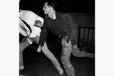 Paparazzo Extraordinaire. Wydawca: Hatje Cantz Verlag. SmakLiter.pl Opakowanie Paparazzo Extraordinaire