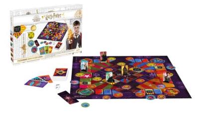 Harry Potter - POSZUKIWANIE BOMBONIEREK LESERA. Wydawca: Cartamundi. SmakLiter.pl Opakowanie Harry Potter - POSZUKIWANIE BOMBONIEREK LESERA