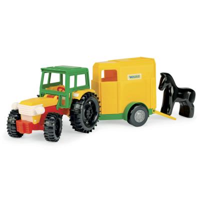 Traktor z przyczepą na konia. Wydawca: Wader. SmakLiter.pl Opakowanie Traktor z przyczepą na konia
