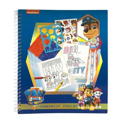 Opakowanie Zestaw: kolorowanka z plastikowymi szablonami