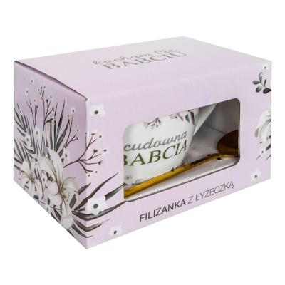 Opakowanie Dzień Babci. Filiżanka z łyżeczką