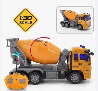 Betoniarka R/C + ładowarka + św/dź. Wydawca: Rastar. SmakLiter.pl Opakowanie Betoniarka R/C + ładowarka + św/dź