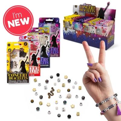 Bransoletki koncertowe mały zestaw MIX. Wydawca: One for Fun. SmakLiter.pl Opakowanie Bransoletki koncertowe mały zestaw MIX