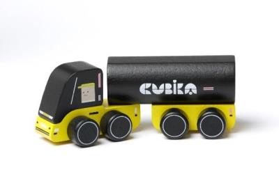 Cesterna drewniana. Wydawca: CUBIKA. SmakLiter.pl Opakowanie Cesterna drewniana