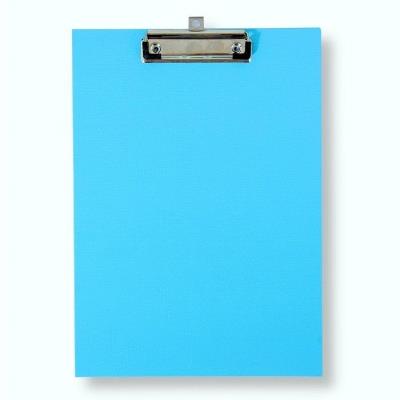 Deska A4 z klipem premium jasnoniebieska. Wydawca: PENWORD. SmakLiter.pl Opakowanie Deska A4 z klipem premium jasnoniebieska