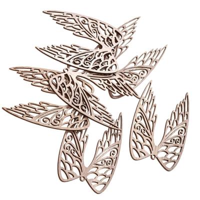 Drewniane skrzydła 9cm 6szt. Wydawca: Dalprint. SmakLiter.pl Opakowanie Drewniane skrzydła 9cm 6szt