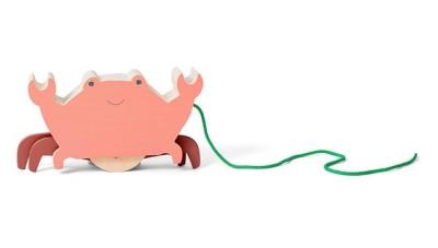 Drewniany krab do ciągnięcia. Wydawca: BS Toys. SmakLiter.pl Opakowanie Drewniany krab do ciągnięcia