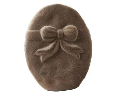 Figurka ceramiczna jajko pokryta materiałem. Wydawca: ADAR. SmakLiter.pl Opakowanie Figurka ceramiczna jajko pokryta materiałem