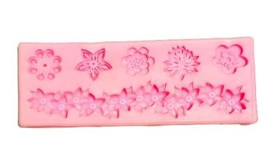 Forma silikonowa kwiaty i kwiatowa girlanda. Wydawca: Galeria Hobby. SmakLiter.pl Opakowanie Forma silikonowa kwiaty i kwiatowa girlanda