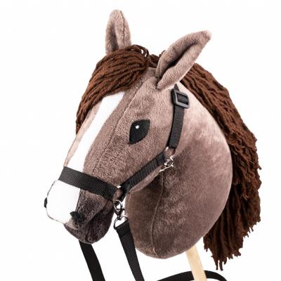 Opakowanie Hobby Horse Skippi. Koń na kiju kasztanowaty
