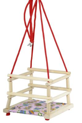 Huśtawka drewniana z poduszką. Wydawca: Baczek. SmakLiter.pl Opakowanie Huśtawka drewniana z poduszką