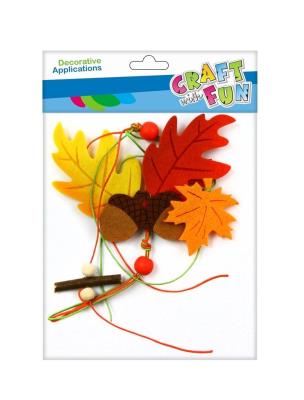 Opakowanie Jesienny filcowy liść z żołędziem na sznurku